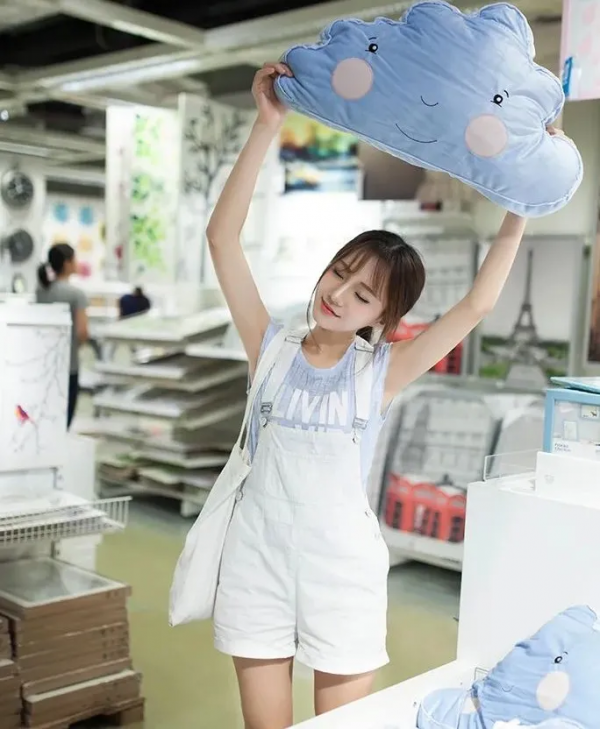 跟女生約會除了看電影還可以去這些地方,都是升溫關係最佳地 跟女生約會除了看電影還可以去這些地方,都是升溫關係最佳地