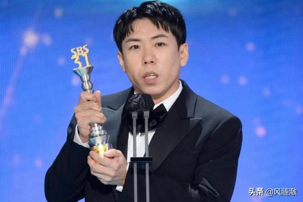 2021年SBS演藝大賞:劉在石沒有完全出席,RM斬獲5項大獎再創紀錄 2021年SBS演藝大賞:劉在石沒有完全出席,RM斬獲5項大獎再創紀錄