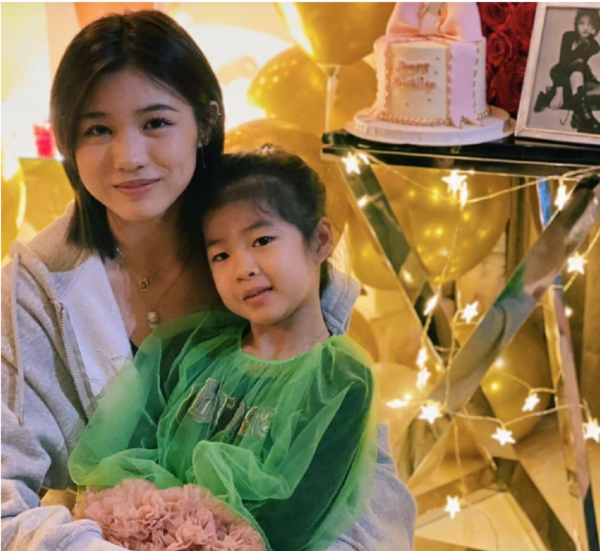 章子怡為繼女慶生，16歲小蘋果展現成熟風，與醒醒同框超有愛