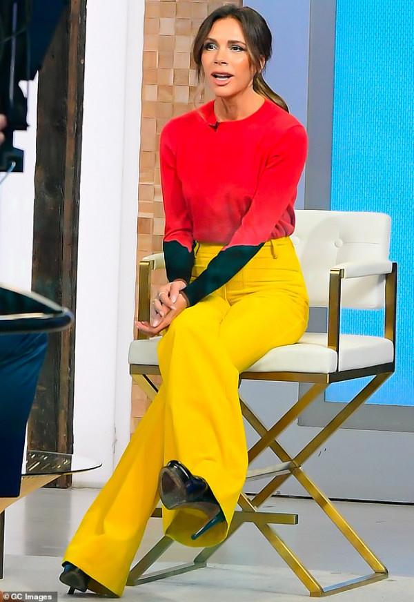 貝嫂也給弄成大厚唇了!外國觀眾看完節目狂呼:別再整了 貝嫂也給弄成大厚唇了!外國觀眾看完節目狂呼:別再整了