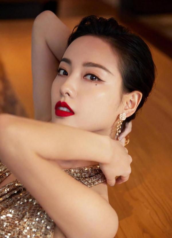 張嘉倪摩登時尚大片秀