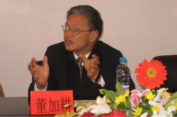 60年代，那名寧願放棄上北大也要回鄉務農的董加耕，如今怎樣了？