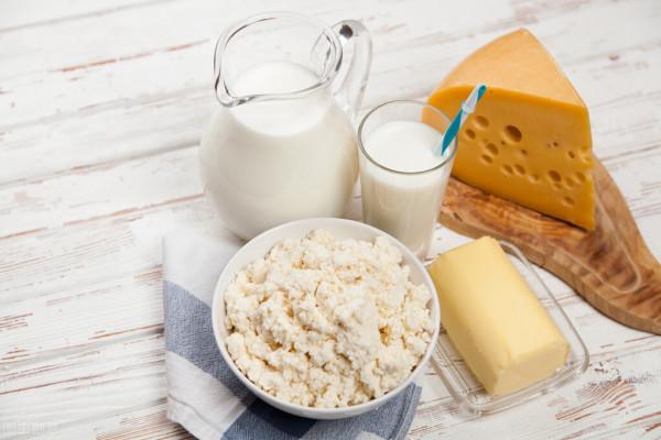 比牛奶還補鈣！這些隱藏的&OpenCurlyDoubleQuote;大補&rdquo;食物，多吃可強身健體