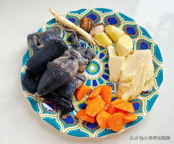 冬天進補，這湯常給孩子喝，每週燉一鍋，營養極高，身體更舒服