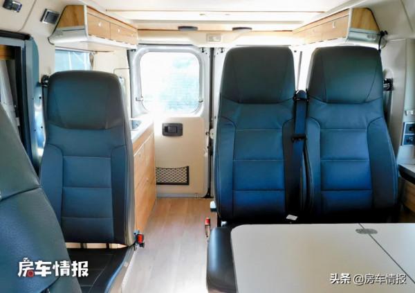 新款菲亞特房車，長度僅5米能住一家四口，2.3T動力挺猛帶9個擋