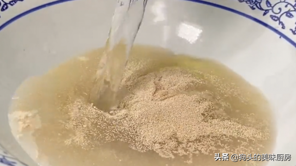天冷發麵別隻加酵母,教你一招,15分鐘發滿盆,鬆軟又香甜 天冷發麵別隻加酵母,教你一招,15分鐘發滿盆,鬆軟又香甜