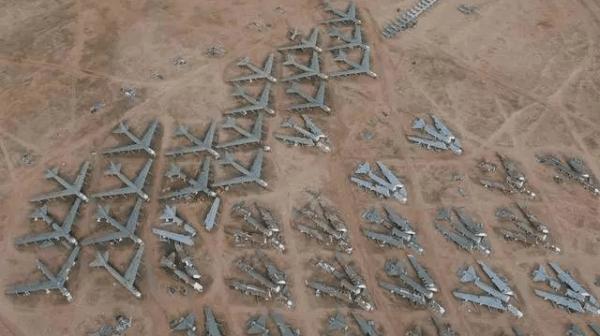 航空帝國的底蘊：實拍美軍飛機墳場數千架戰鷹沉睡待醒