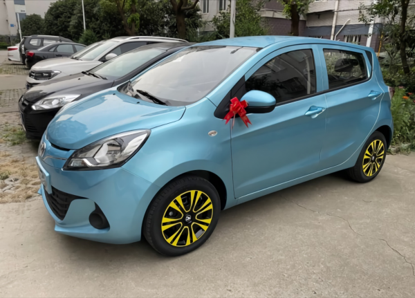 自己動手改裝奔奔E-Star國民版,升級中控大屏和音響 自己動手改裝奔奔E-Star國民版,升級中控大屏和音響