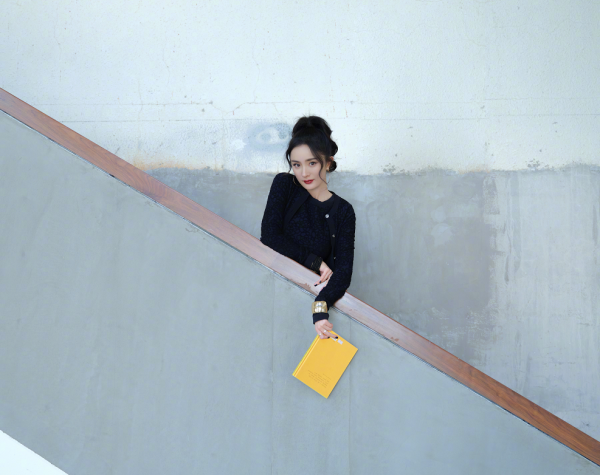 周筆暢說自己沒看過楊冪演的仙劍3,楊冪線上回應:周筆暢你真土 周筆暢說自己沒看過楊冪演的仙劍3,楊冪線上回應:周筆暢你真土