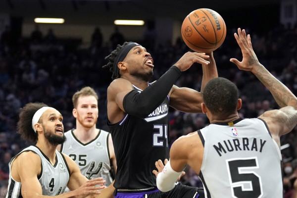 一夜6訊息!湖人不敵公牛,沃格爾染疫,籃網2場延期,太陽勝黃蜂 一夜6訊息!湖人不敵公牛,沃格爾染疫,籃網2場延期,太陽勝黃蜂