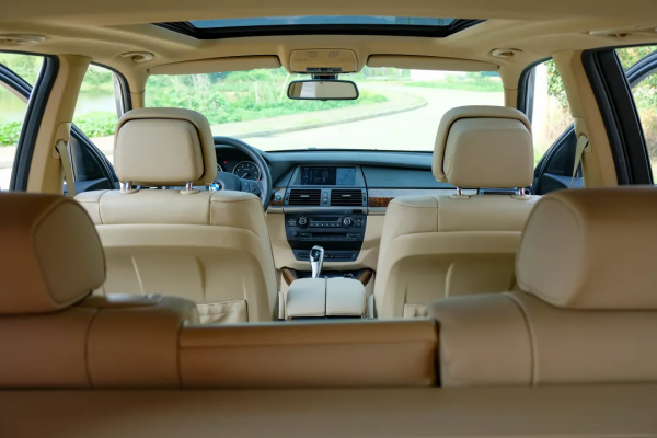 二手寶馬X5硬實力面面俱到，20來萬價效比令人怦然心動