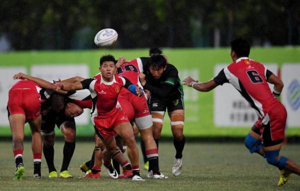 速度與肌肉的碰撞！山東隊奪得全運會男子橄欖球金牌