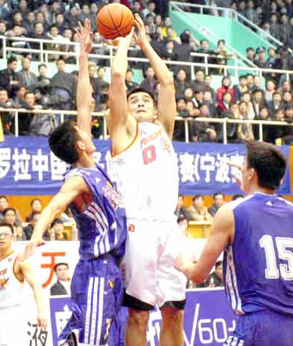 劉玉棟:15歲長到185cm,從散打改練籃球,姚明說防不住他 劉玉棟:15歲長到185cm,從散打改練籃球,姚明說防不住他