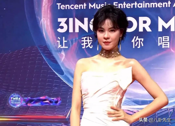 音樂盛典紅毯明星未ps狀態:薛之謙臉圓,鬱可唯卡粉,金子涵發福 音樂盛典紅毯明星未ps狀態:薛之謙臉圓,鬱可唯卡粉,金子涵發福