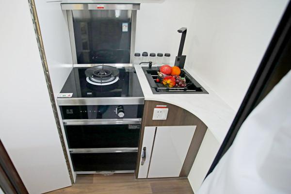 48V能源供給/初代網紅平頭卡車 法美瑞海角7號全系房車震撼亮相 48V能源供給/初代網紅平頭卡車 法美瑞海角7號全系房車震撼亮相