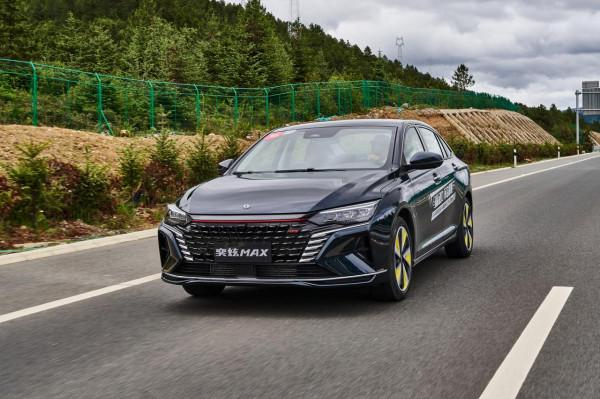 試駕賽道級寬體家轎奕炫MAX 從麗江自駕香格里拉納帕海