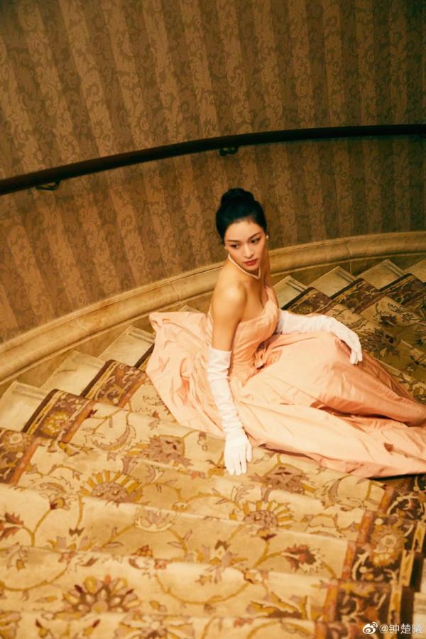 鍾楚曦貪玩公主氛圍感 鍾楚曦貪玩公主氛圍感