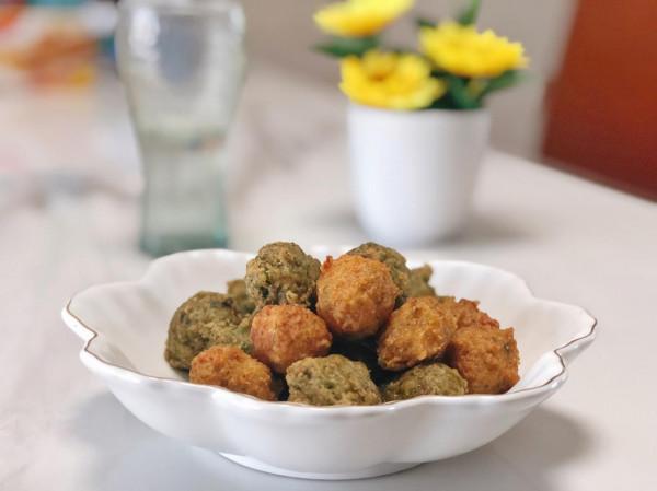 炸素丸子時,加一樣東西,丸子外酥裡嫩,不吸油不回軟,太香了 炸素丸子時,加一樣東西,丸子外酥裡嫩,不吸油不回軟,太香了