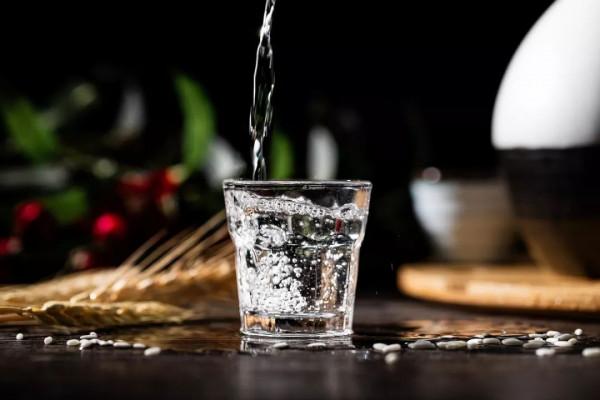 同樣是烈酒，為什麼伏特加能賣遍全世界，而白酒卻只有中國人喝？