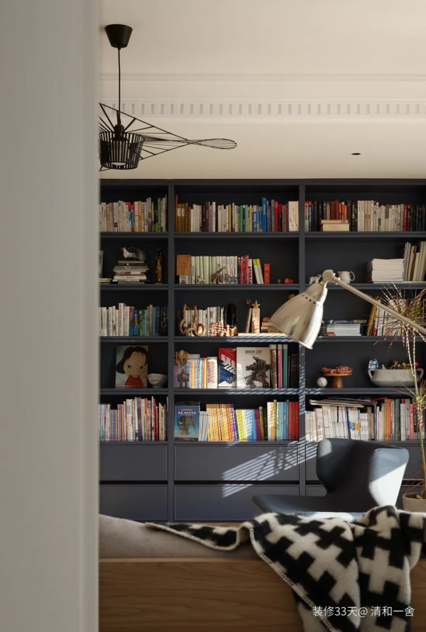 超棒採光+開放空間，誰不想有這麼個溫柔又有書香味的家呢？