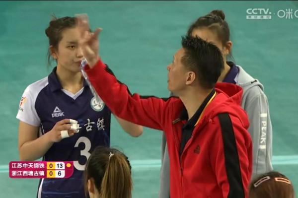 江蘇女排9連勝!強勢鎖6強,浙江慘遭橫掃,主帥爆粗口 江蘇女排9連勝!強勢鎖6強,浙江慘遭橫掃,主帥爆粗口