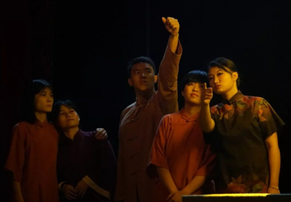 犧牲時懷孕8個月,女烈士低聲求劊子手:請對我的頭開槍別打肚子 犧牲時懷孕8個月,女烈士低聲求劊子手:請對我的頭開槍別打肚子