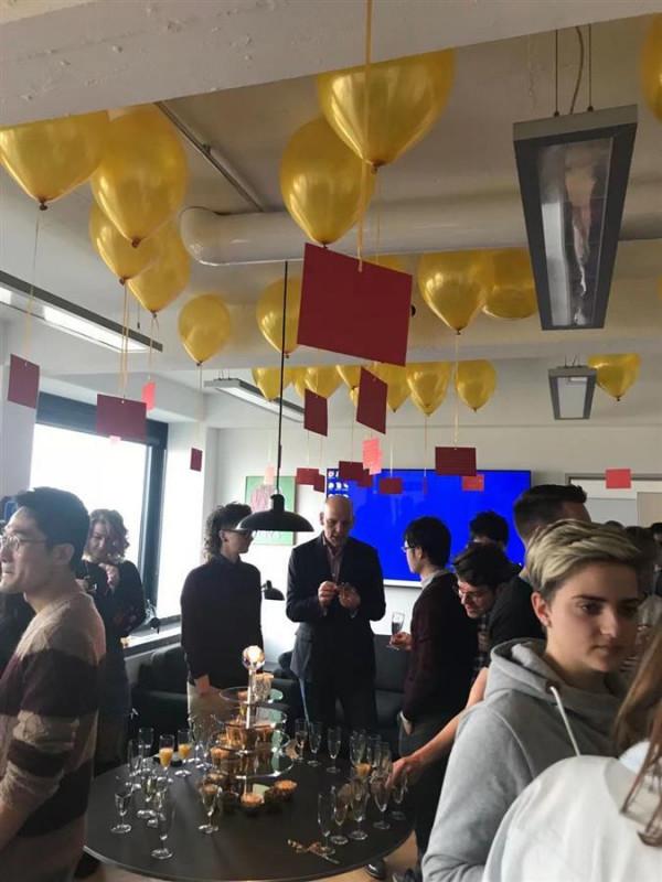 這位諾貝爾獎得主酷愛中國白酒,喜歡點火“一口悶”,喝得出濃香和醬香型 這位諾貝爾獎得主酷愛中國白酒,喜歡點火“一口悶”,喝得出濃香和醬香型