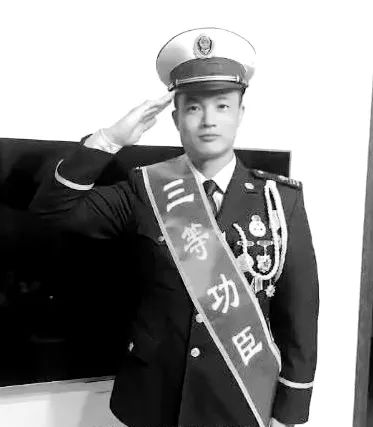 11月,七名戰友犧牲 11月,七名戰友犧牲