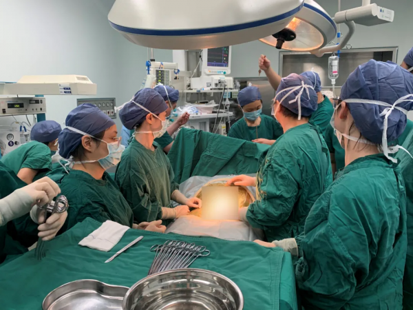 2022第一天，孕34周準媽媽突發胎盤早剝，醫護攜手從死亡線上拉回母女倆