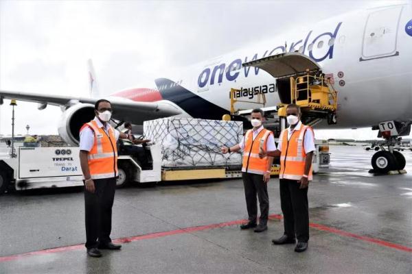 中國國藥新冠疫苗運抵馬來西亞：協助推動接種計劃