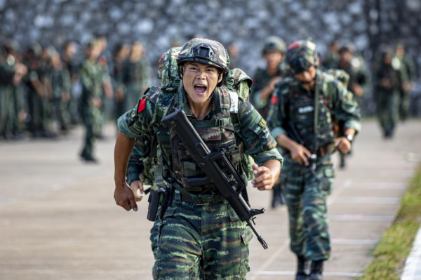 廣西武警：200餘名特戰尖兵巔峰對決