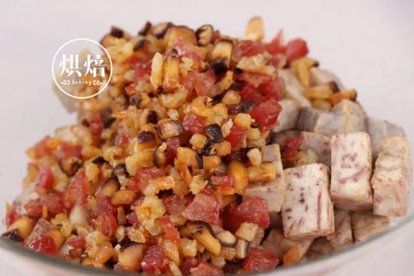 五香芋頭糕 鹹香軟糯 不用去茶樓 料足量多 一家六口不到20元 五香芋頭糕 鹹香軟糯 不用去茶樓 料足量多 一家六口不到20元