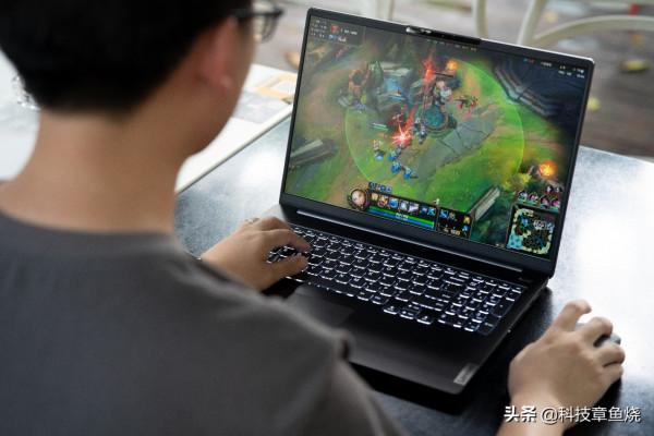 近乎全能的輕薄大屏旗艦本？一文告訴你