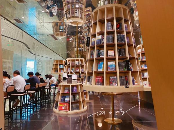 重慶鍾書閣:曾經的網紅書店,現在卻沒什麼人氣,是選址有問題? 重慶鍾書閣:曾經的網紅書店,現在卻沒什麼人氣,是選址有問題?