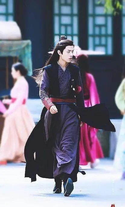 紫衣別瞎穿,這6位的紫衣高貴典雅,冷酷有氣度,個個翩翩佳公子 紫衣別瞎穿,這6位的紫衣高貴典雅,冷酷有氣度,個個翩翩佳公子