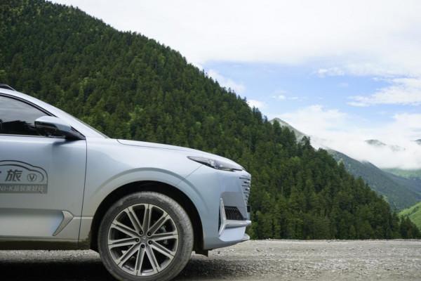 挑戰川西高原,舒適與越野效能否兼得,讓UNI-K告訴你答案 挑戰川西高原,舒適與越野效能否兼得,讓UNI-K告訴你答案