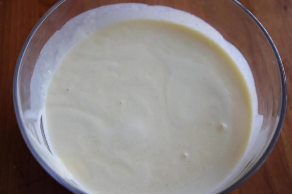 快手雞蛋餅，我家一週最少吃3次，10秒烙一張，出鍋軟得不像話