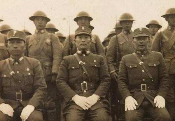 國軍師長,副師長及參謀長在軍隊中待遇如何?差得多嗎? 國軍師長,副師長及參謀長在軍隊中待遇如何?差得多嗎?