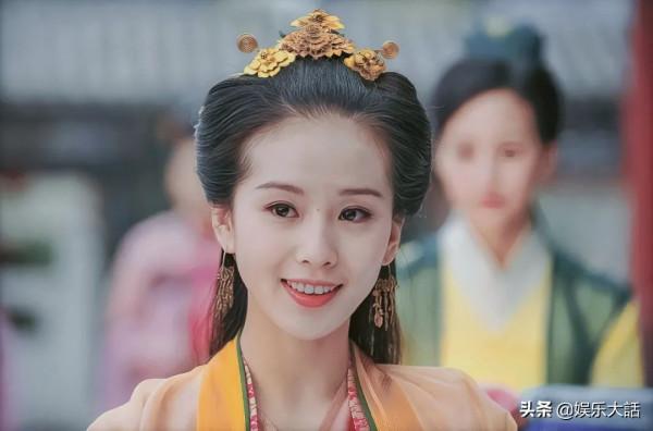 臉上有痣也好看的女演員,只服這6位,位置恰到好處,還很有特色 臉上有痣也好看的女演員,只服這6位,位置恰到好處,還很有特色