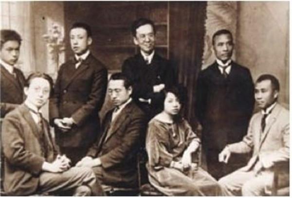 中央常委被捕，女特工賀治華急報有叛徒，陳賡卻偵破：她就是叛徒