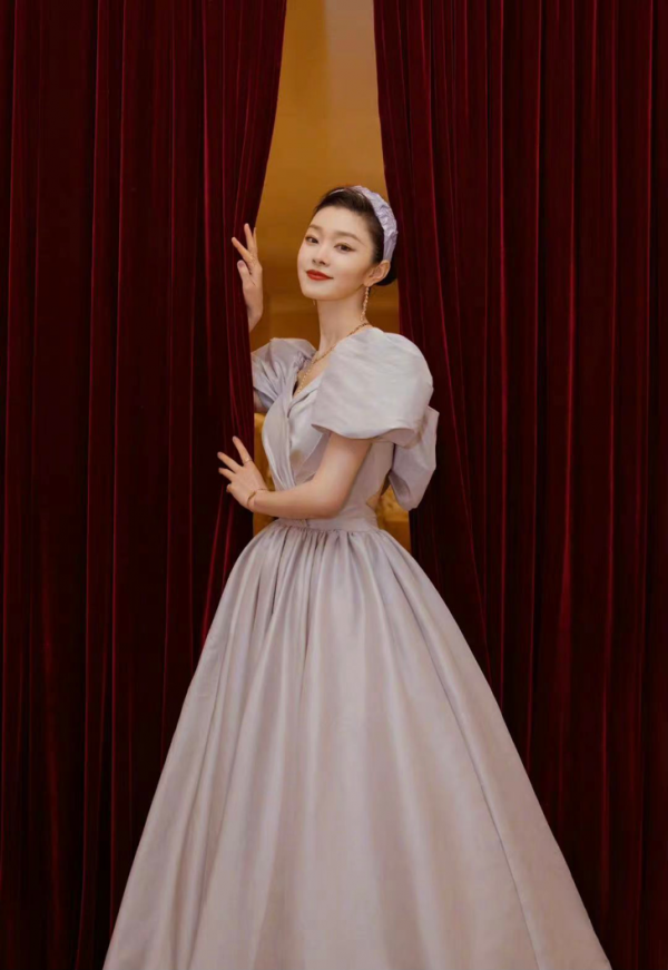 宋軼“在逃公主”造型太讚了，復古優雅中不失小女生的甜美氣質