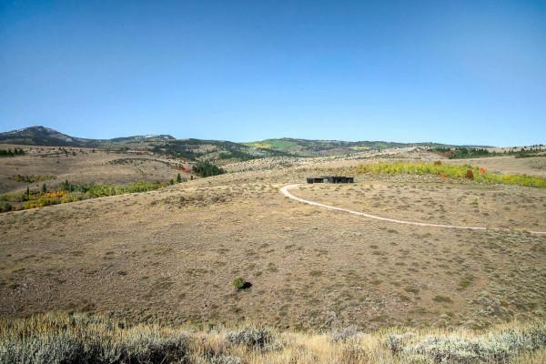 兩個男孩的315㎡家，遠眺平原，近看篝火，將生活過成了桃花源