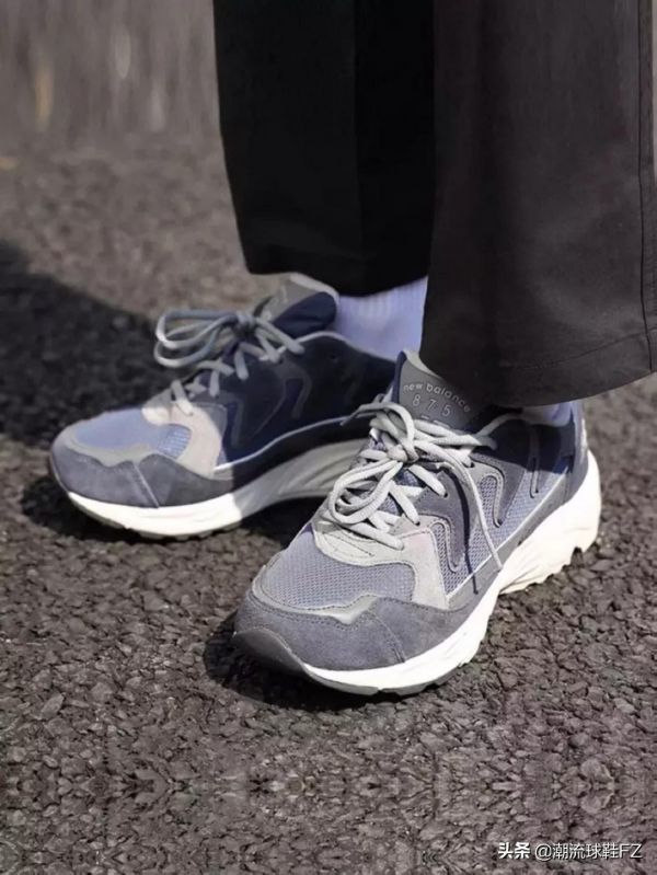 今年的黑馬跑鞋是IU李知恩腳上這雙New Balance 725？