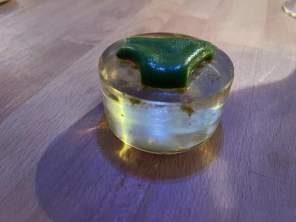 外國博主吐槽最糟米其林，27道奇葩菜，還要從主廚“嘴”裡舔著吃