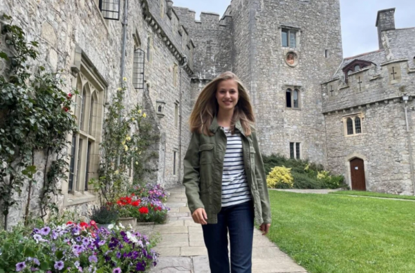 被愛包圍的孩子有多自信，看看萊昂諾爾公主就知道了，光芒四射