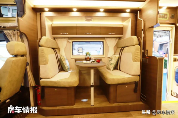 大空間的亞特房車,生活區面積達11平米,水電充沛全家旅行無憂 大空間的亞特房車,生活區面積達11平米,水電充沛全家旅行無憂