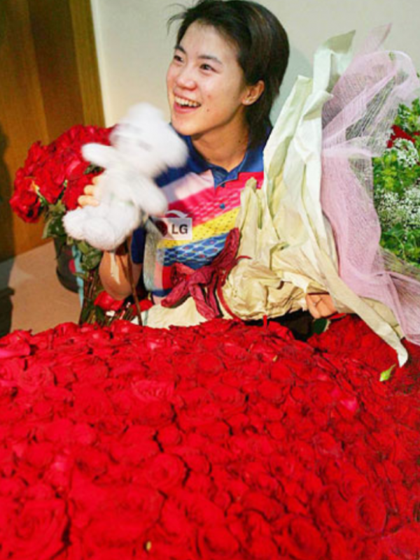 王楠：嫁給大8歲老公郭斌，患癌後老公不離不棄，淚水背後有幸福