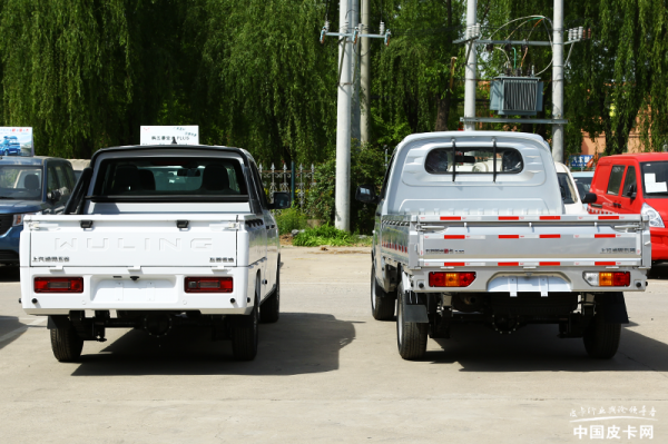 同心協力還是同室操戈？五菱征途皮卡Vs五菱榮光新卡