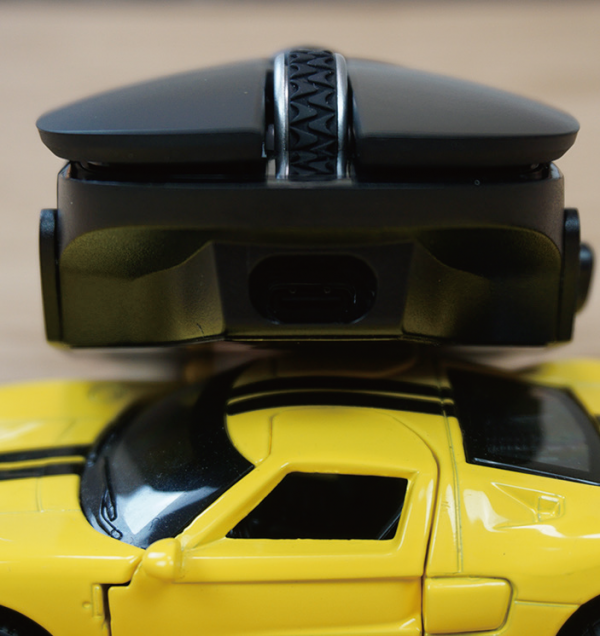 再添未來感！雷柏VT960賽博朋克版屏顯雙模無線RGB遊戲滑鼠