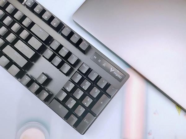 有線、無線輕鬆加持，雷柏V500PRO多模式背光機械鍵盤上手體驗